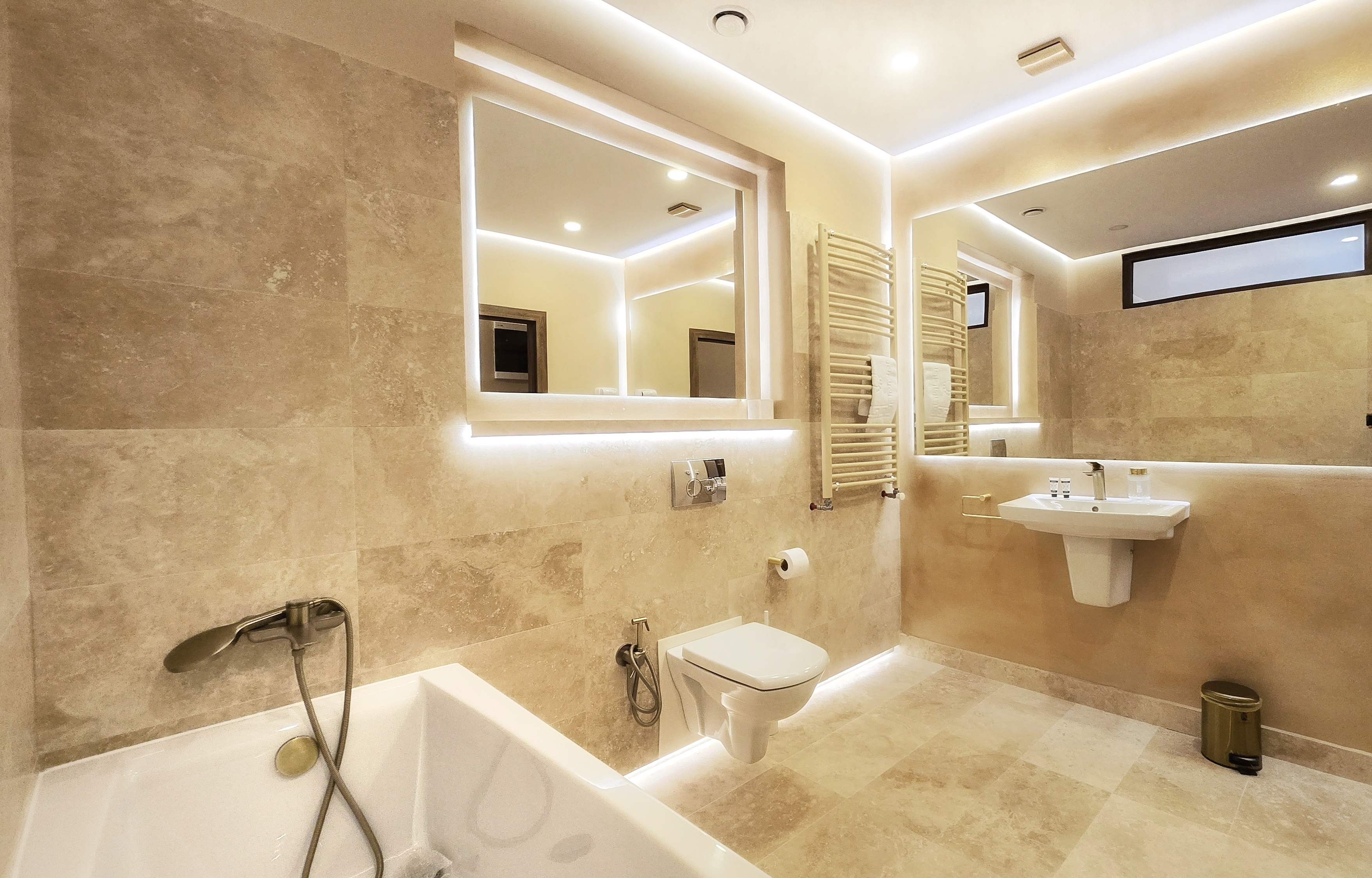 Camera Tripla Hotel Monopoly